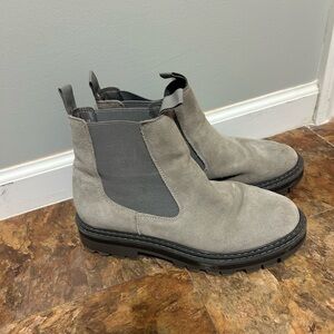 Elegant Gray Ankle Boots